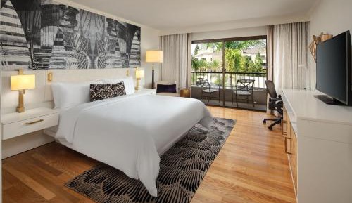 Traditional, Guest room, 1 King, Sofa bed, City view