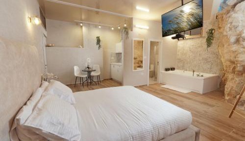 Suite with Private Pool