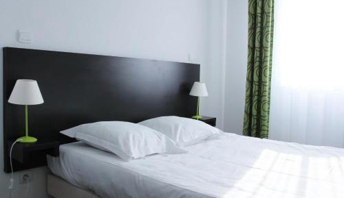 One-Bedroom Apartment (4 Adults)