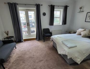 Double Room with Shared Toilet