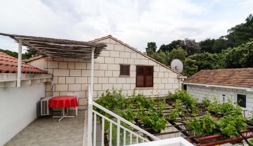 One-Bedroom Apartment with Balcony and Sea View (3 Adults)