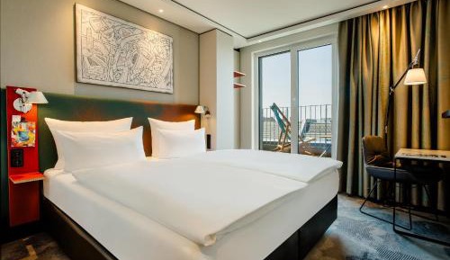 Queen Room with Balcony