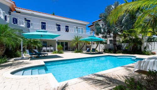 Six-Bedroom Villa 