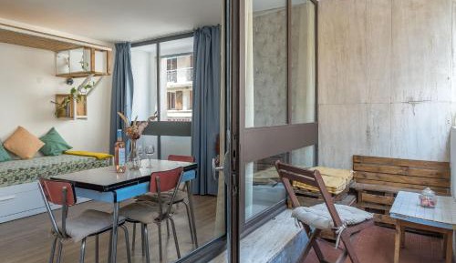 Studio Apartment