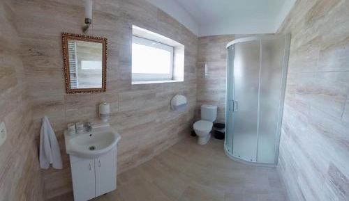 Deluxe Double Room with Shower