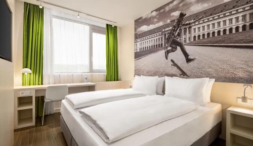 Standard Accessible Room