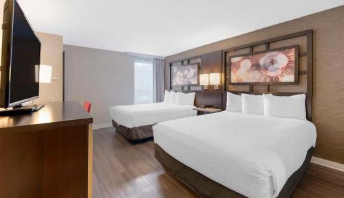 Queen Room with Two Queen Beds - Pet Friendly/Non-Smoking