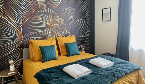 Deluxe Queen Room