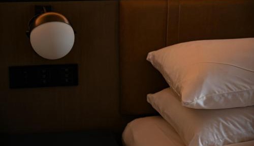 Deluxe Double Room with Two Double Beds and City View - High Floor