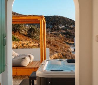 Suite with Hot Tub