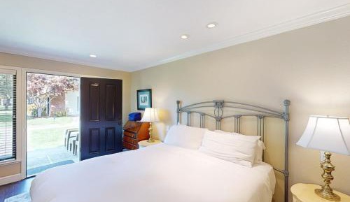 One Bedroom Apartment