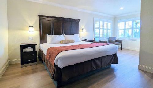 Superior King Room - Non-Smoking