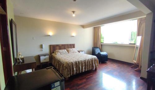 Deluxe Queen Room