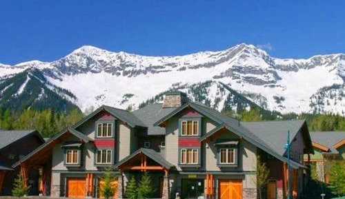 Three-Bedroom Deluxe Apartment