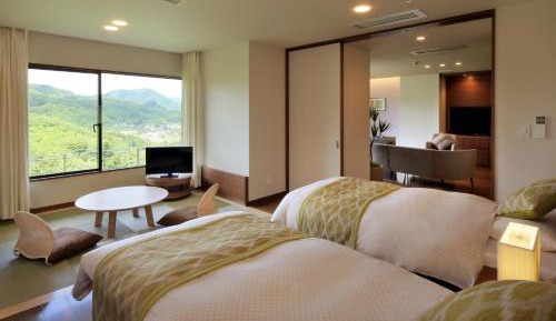Junior Suite with Mountain View