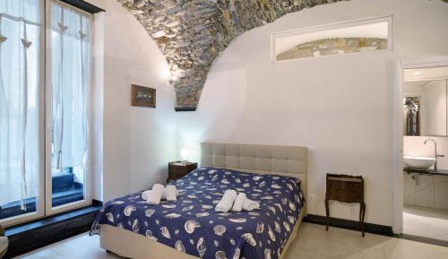 Superior One-Bedroom Apartment with Balcony