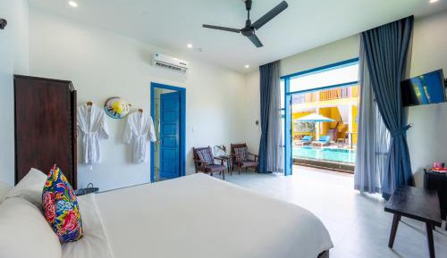 Double Room with Pool View