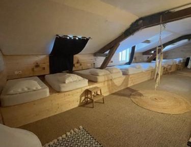 Bed in 10-Bed Mixed Dormitory Room