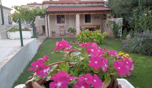 Apartment with Garden View