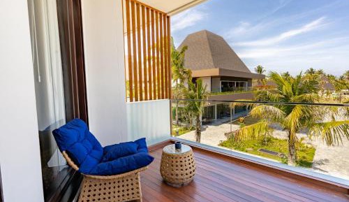 Deluxe Twin Room with Balcony