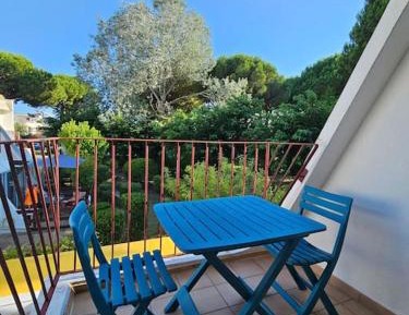 Studio with Garden View