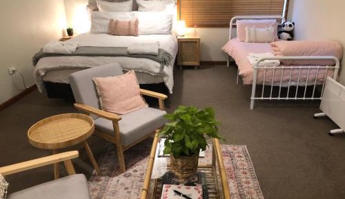 Deluxe Double Room (2 Adults + 1 Child)
