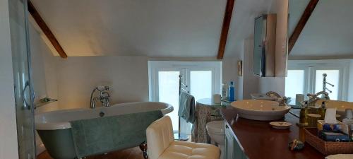 Deluxe Double Room with Bath
