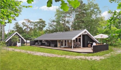 Four-Bedroom Holiday Home