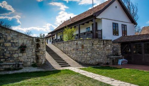 Apartment with Garden View