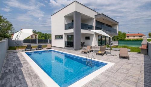 Four-Bedroom Holiday Home