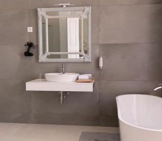 Deluxe Double Room with Bath