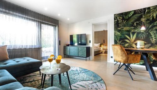 Apartment with Garden View