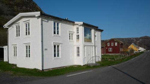 Three-Bedroom Townhouse