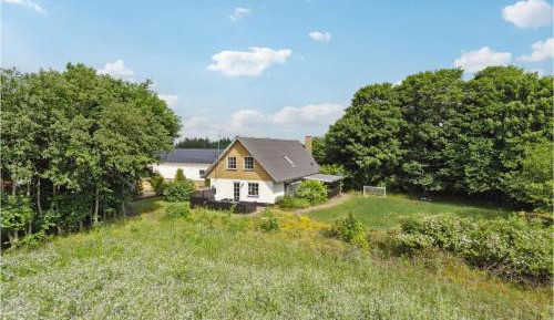 Four-Bedroom Holiday Home