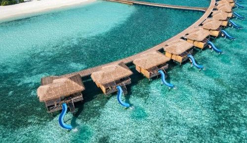 Aqua Suite with Slide