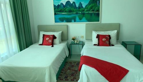 Studio Twin bed