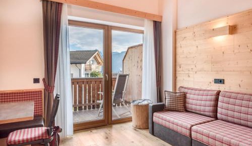 Superior One-Bedroom Apartment with Balcony