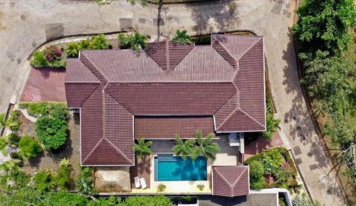 Three-Bedroom Holiday Home 