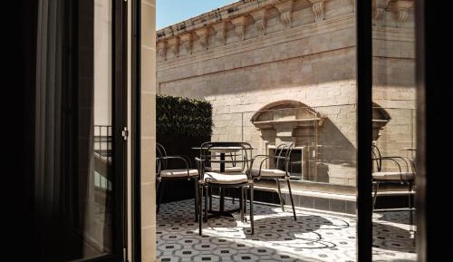 Deluxe Suite with Terrace
