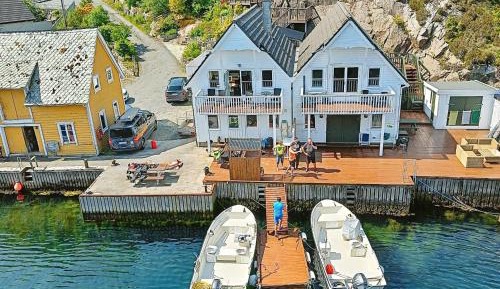 Four-Bedroom Holiday Home