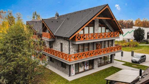 Apartment with Mountain View