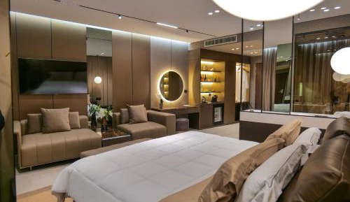 Superior Suite with Side Sea View