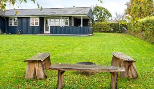 Three-Bedroom Holiday Home 