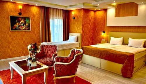 Deluxe One-Bedroom Suite