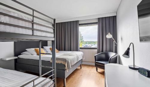 Family Room - Non-Smoking