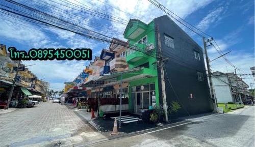 Three-Bedroom Townhouse