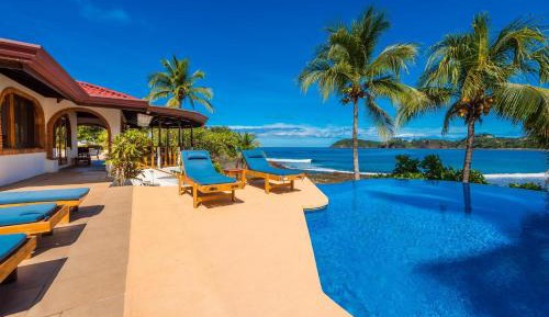 Seven-Bedroom Holiday Home