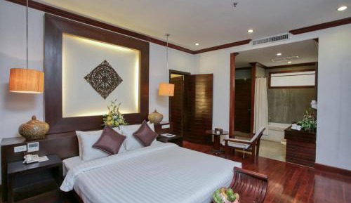 Family Connecting Room With Balcony Pool View - Free Pick Up 