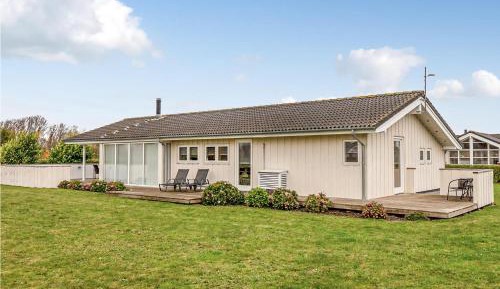 Three-Bedroom Holiday Home 