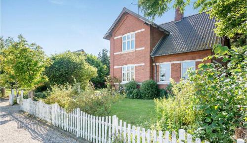 Three-Bedroom Holiday Home 